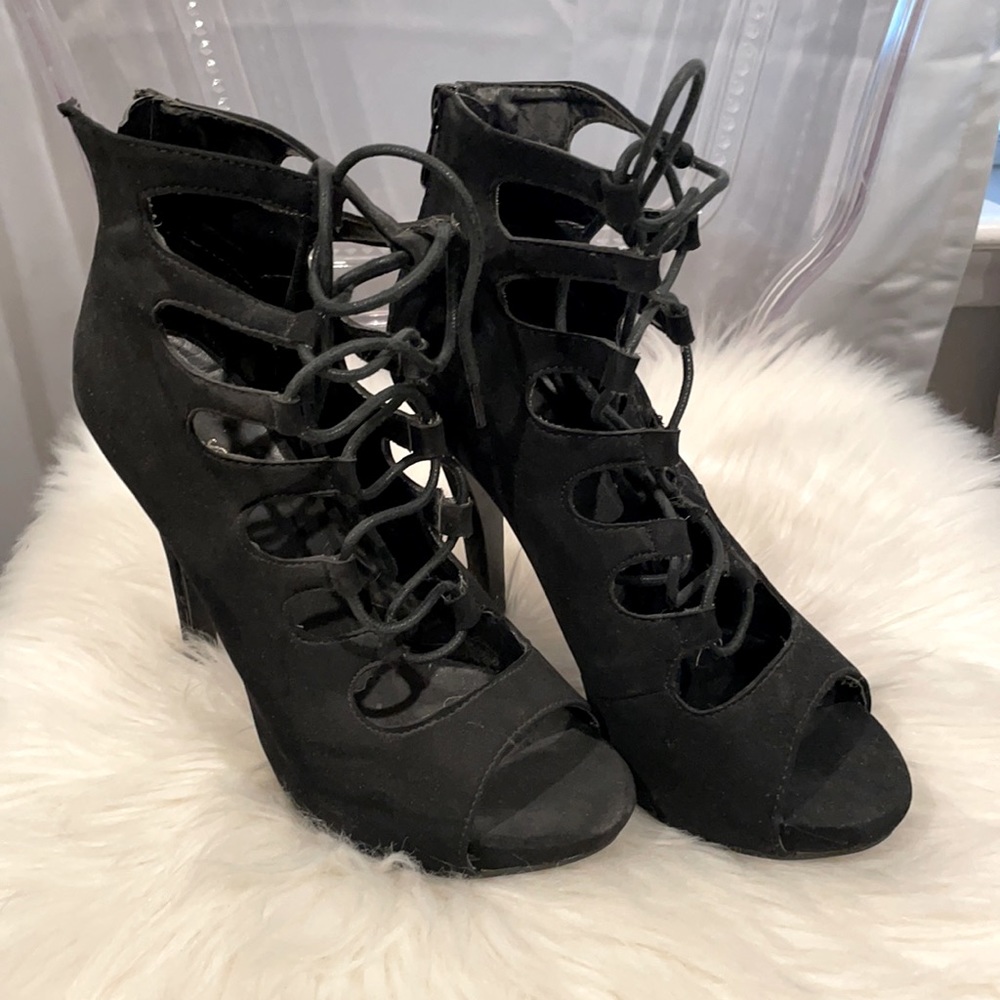 Black lace shoes